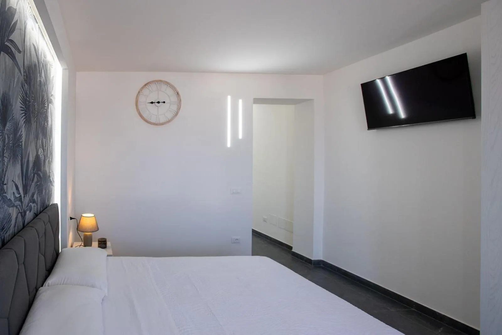 Santerasmo Rooms Charms kontakt